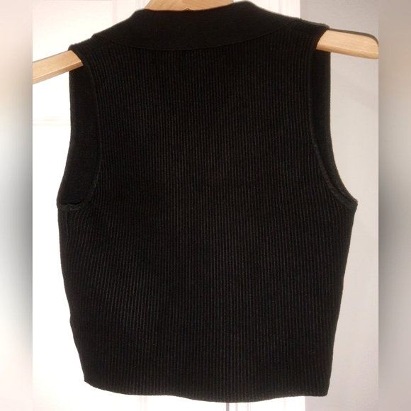 House of Harlow 1960 Deep V-neck Ribbed Collared Knit Top. S - Picture 5 of 8